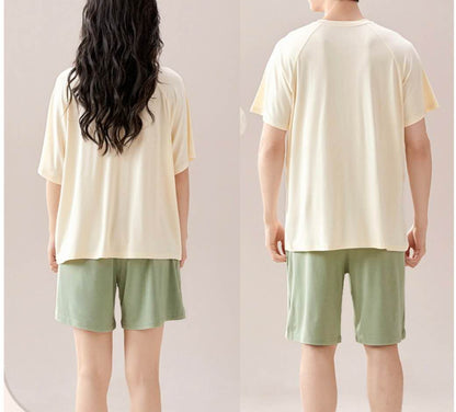 T-shirt à manches courtes et short pour homme : crème sur vert
